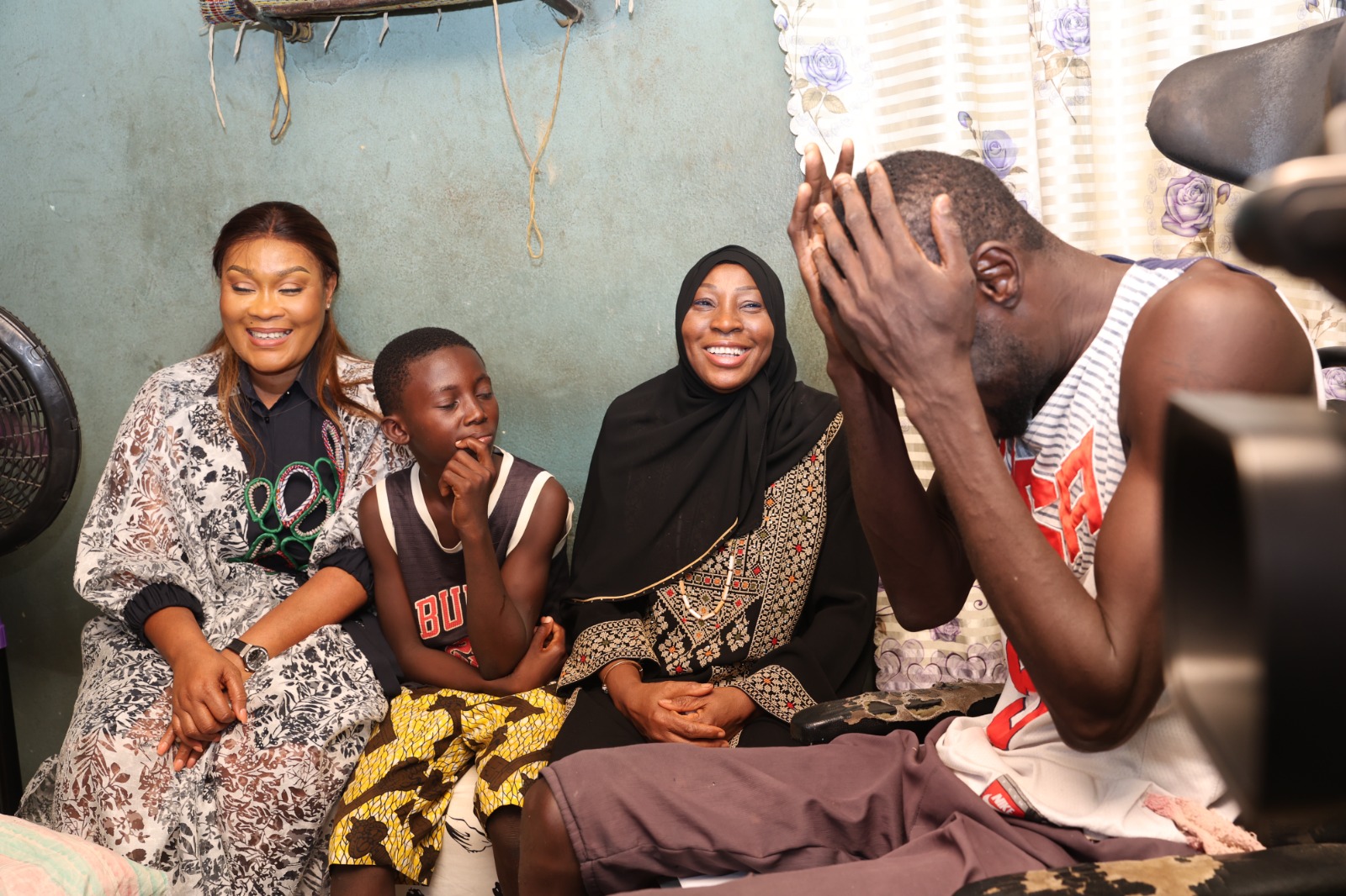 Myss Belmonde Dogo soulage plusieurs familles démunies du District d’Abidjan à travers sa tournée de proximité « Dimanche de la Solidarité »