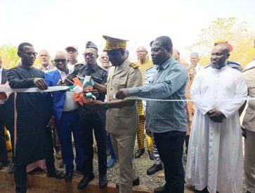 Un poste de contrôle moderne inauguré sur l’axe Odienné-Touba, le 26/02/2026 © AIP