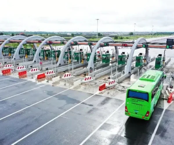 Autoroute Grand Bassam- San Pedro-77