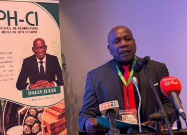 Le-1er-vice-president-de-la-FPH-CI-NGuessan-Justin-salue-les-acteurs-et-partenaires-de-la-filiere-hevea-en-Cote-dIvoire-a-Abidjan-le-17-aout-2026
