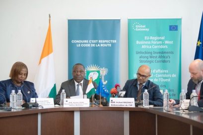 Le ministre des Transports et des Affaires maritimes, Amadou Koné (au centre) © AIP
