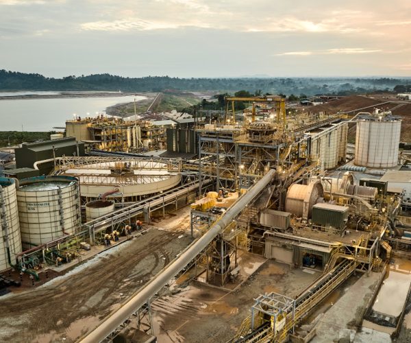 Usine de traitement de la mine d'Ity