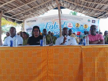 cote-divoire-la-39-edition-du-festival-mele-engaye-zo-beach-dassinie-france_cy6830ix7vl