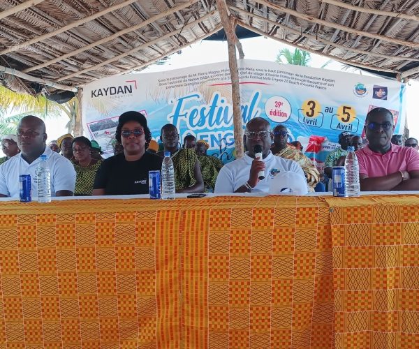 cote-divoire-la-39-edition-du-festival-mele-engaye-zo-beach-dassinie-france_cy6830ix7vl