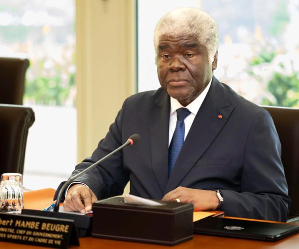 le-premier-ministre-robert-beugre-mambe_rvqaun7jfen