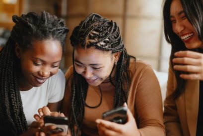 women_Phone_Connectivity_11zon