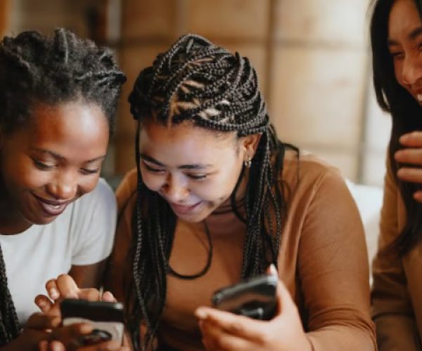 women_Phone_Connectivity_11zon